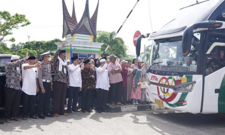 131 Jemaah Haji Liko Bertolak Ke Embarkasi Padang