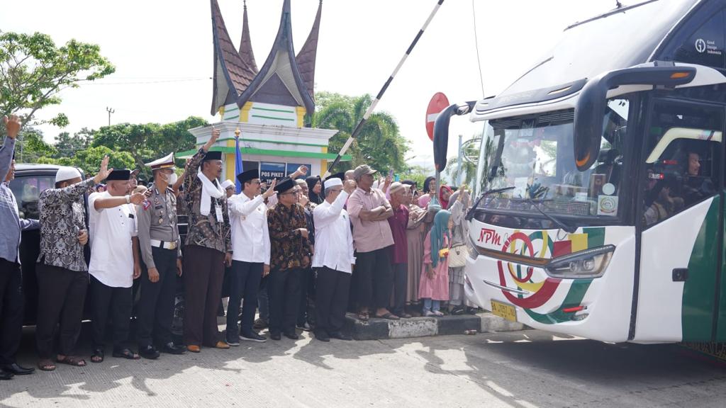 131 Jemaah Haji Liko Bertolak Ke Embarkasi Padang