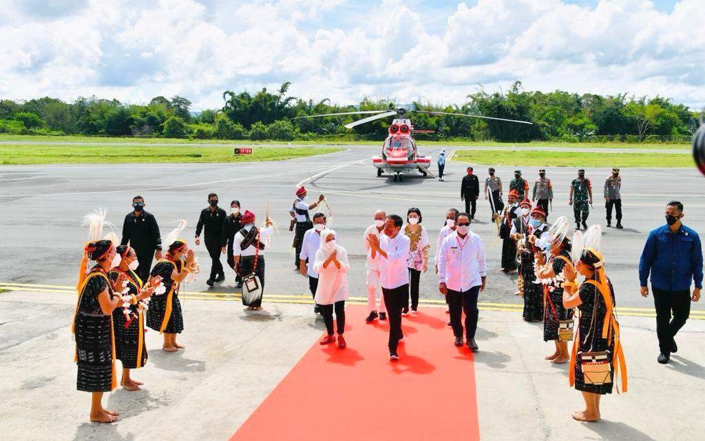 Warga Ngada NTT untuk Pertama Kali Sambut Kedatangan Presiden di Daerahnya