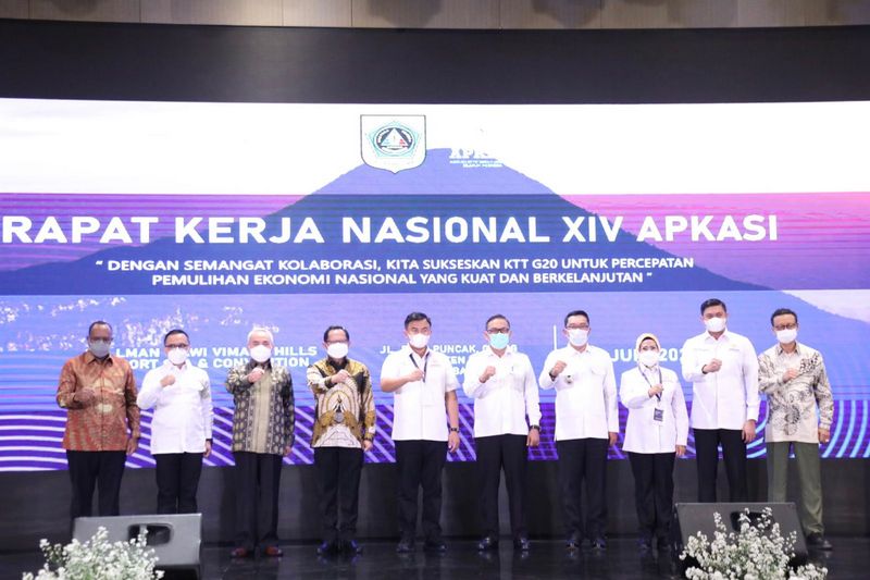 Buka Rakernas APKASI ke-14, Mendagri Ingatkan Kepala Daerah Pentingnya Bangun Kemandirian Fiskal