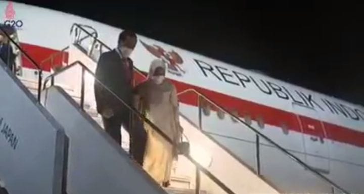 Presiden Jokowi dan Ibu Iriana Tiba di Tokyo