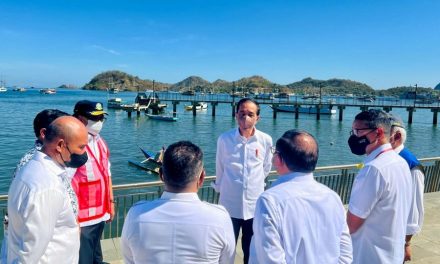 Presiden Jokowi Tinjau Proyek Pengembangan Sarana Hunian di Labuan Bajo