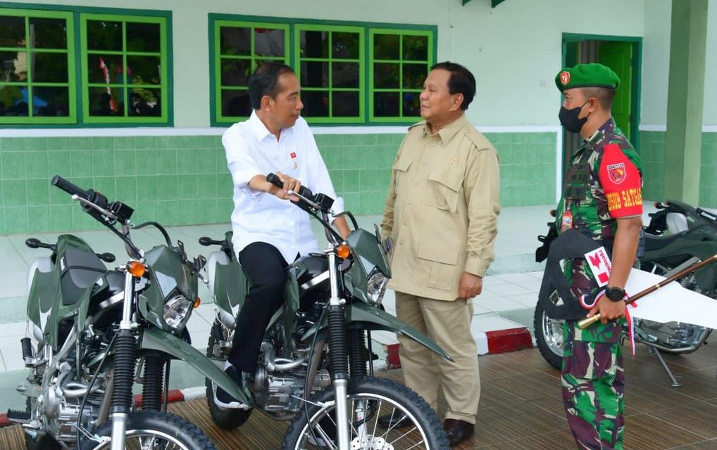 Presiden Jokowi Tinjau Penyerahan Motor di Kodim 1503/Tual