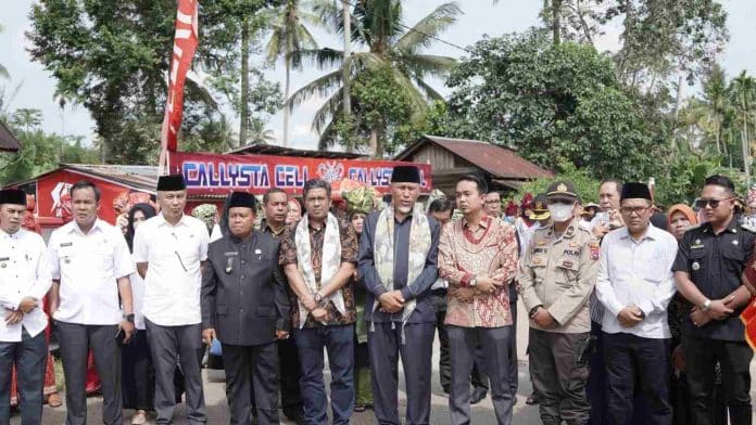 Pertama Di Sumatera, Mahyeldi Resmikan Aplikasi SimpelDesa Di Lubuak Batingkok