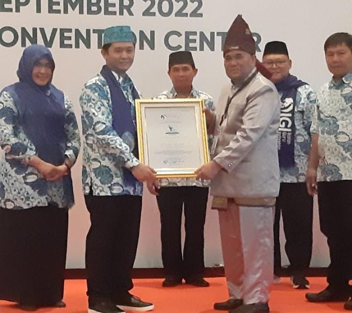 Luar Biasa! Kepala Dinas Pendidikan Kota Payakumbuh Dr. Dasril M.Pd Raih Penghargaan Nasional Anugerah Pendidikan Indonesia (API) 2022