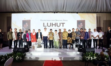 Hadi Tjahjanto Hadiri Peluncuran Buku Biografi Luhut Binsar Pandjaitan