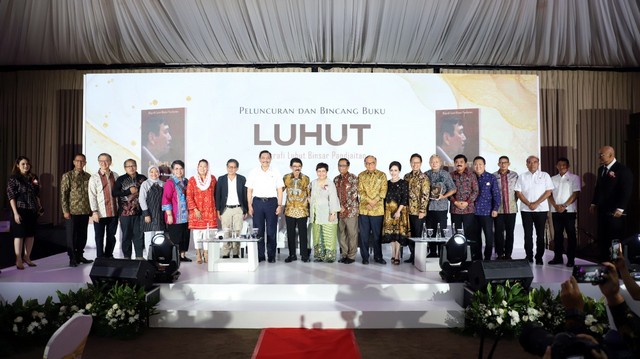 Hadi Tjahjanto Hadiri Peluncuran Buku Biografi Luhut Binsar Pandjaitan