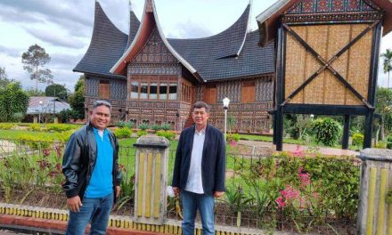 Senja di Rumah Gadang Mufidah Jusuf Kalla