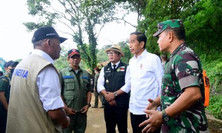 Presiden Gunakan Jalur Darat ke Cianjur Pastikan Penanganan Korban Gempa