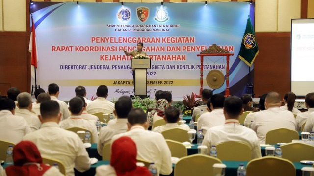 Buka Rapat Koordinasi Pencegahan dan Penyelesaian Kejahatan Pertanahan, Wamen ATR/Waka BPN Imbau Penyelesaian Kasus yang Transparan bagi Publik