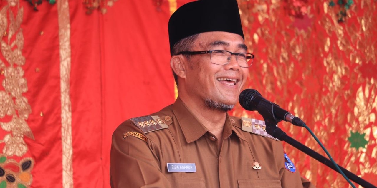 Disertai Penyerahan Bantuan Pendidikan, Pj Walikota Payakumbuh Hadiri Peringatan Puncak HUT Kecamatan Latina Ke-14