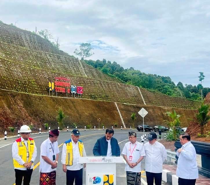 Presiden Jokowi Resmikan Jalan Pintas Batas Kota Singaraja-Mengwitani