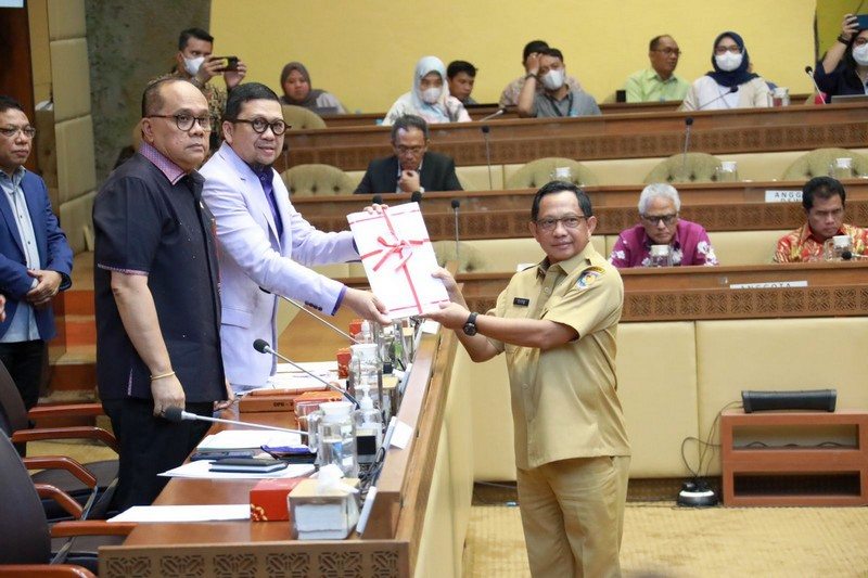 Mendagri Beberkan Pandangan Pemerintah terhadap Materi Muatan 8 RUU Provinsi