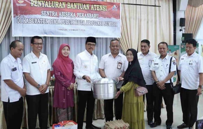 Pemkab 50 Kota Bersama Sentra Abiseka Salurkan 101 Paket Bantuan