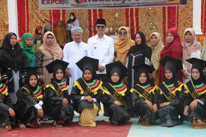 Bupati Safaruddin Hadiri Wisuda Tahfidz Dan Tiara Expo SMPN 3 Kecamatan Harau