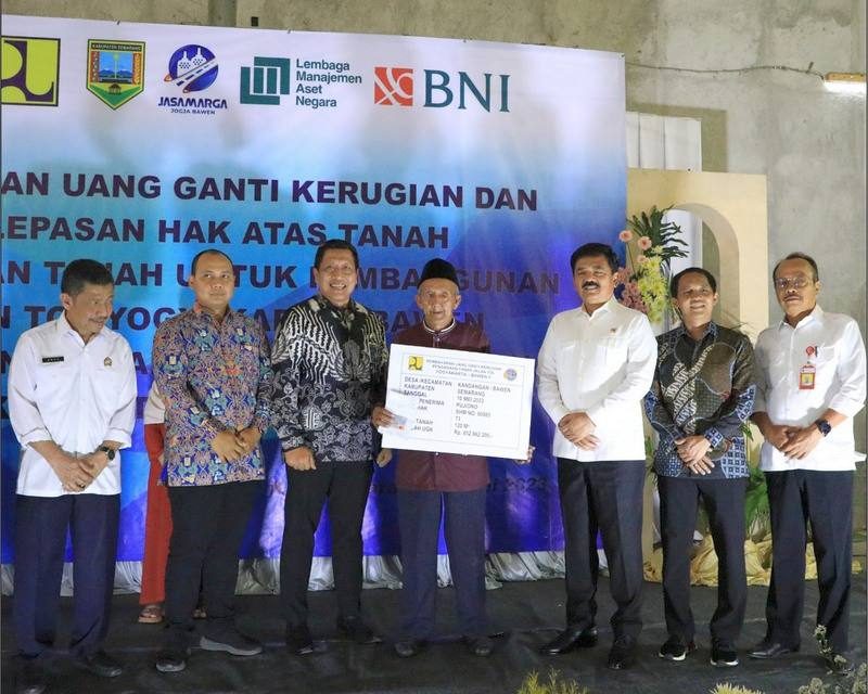 Menteri ATR/Kepala BPN Saksikan Penyerahan Rp85 Miliar sebagai Uang Ganti Kerugian Proyek Strategis Nasional Tol Yogyakarta-Bawen