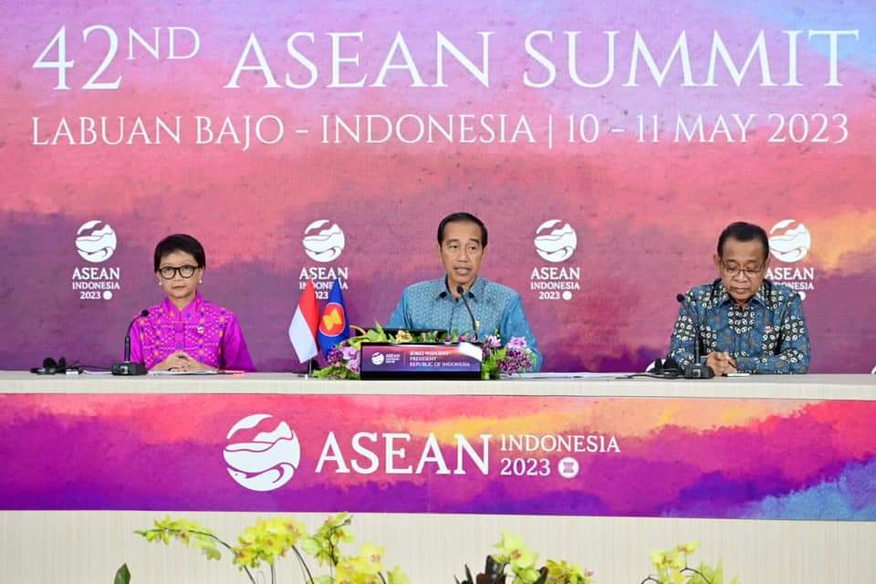 Presiden Jokowi Sampaikan Sejumlah Hasil KTT Ke-42 ASEAN