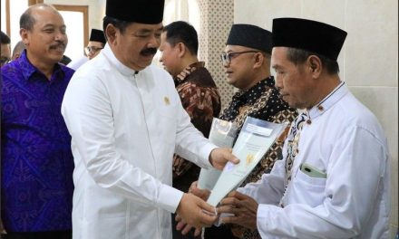 Menteri ATR/Kepala BPN Serahkan 75 Sertipikat Tanah Wakaf se-Provinsi D.I. Yogyakarta