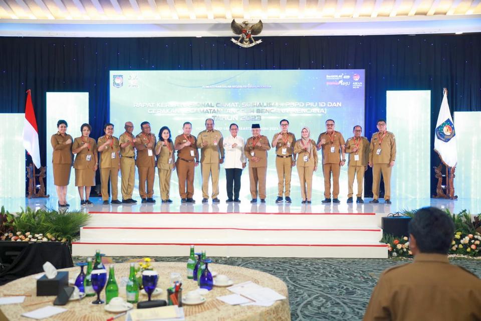 Mendagri: Kepala Daerah Butuh Camat sebagai Garda Terdepan Membina Kades