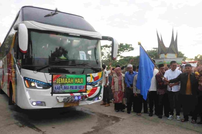 Wabup RKN Lepas Keberangkatan 274 Jemaah Haji 50 Kota