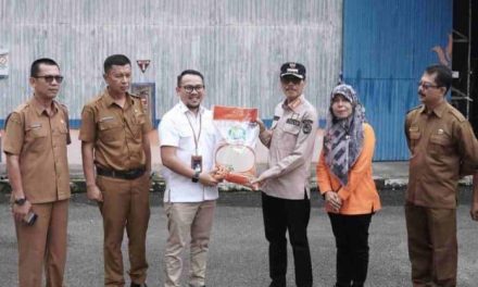 Pemkab 50 Kota Bersama Bulog Lepas 418,58 Ton CBP Bantuan Pangan 2023