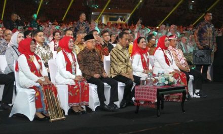 Sukses Capai Rekor Dunia, Pergelaran Angklung Terbesar di Dunia Turut Dihadiri Presiden dan Wakil Presiden