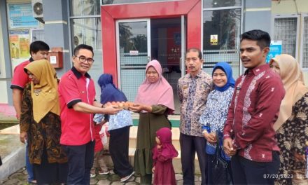 Bersama Wali Kota Payakumbuh, HBT Salurkan Bantuan Stunting Di Kecamatan Latina