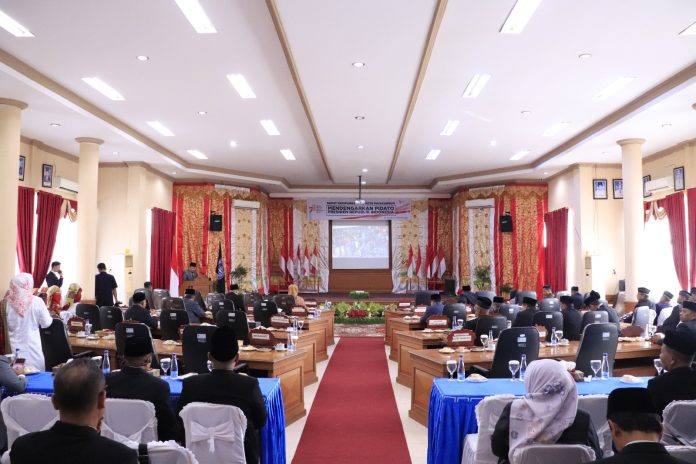 Hadiri Rapat Paripurna Mendengarkan Pidato Presiden RI Bersama DPRD, Pj. Wako : SDM Kunci Kemajuan Daerah