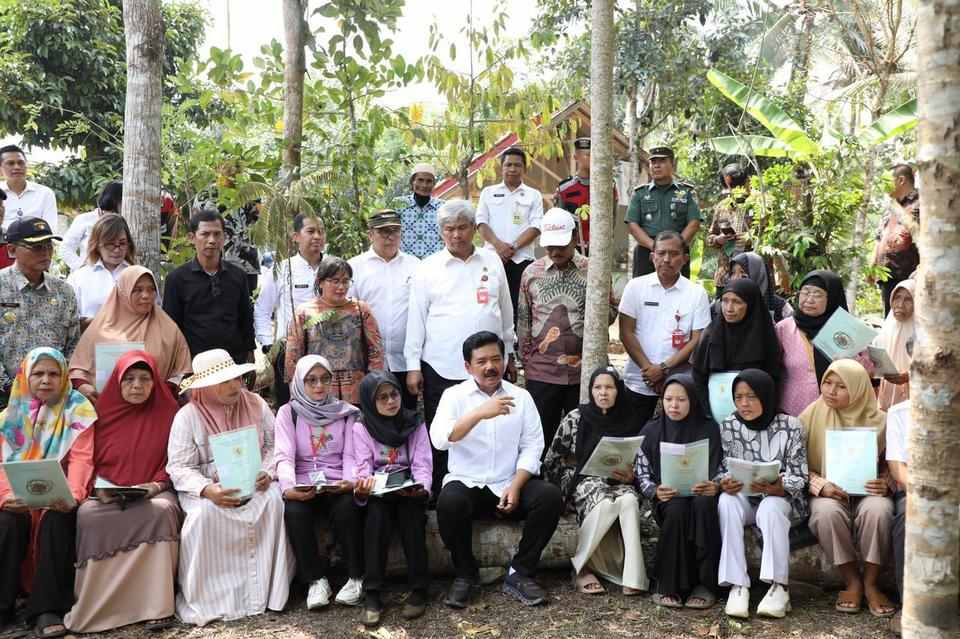 Hasil Perjuangan Petani Selama 24 Tahun, 405 Sertipikat Redistribusi Tanah Diserahkan di Ciamis