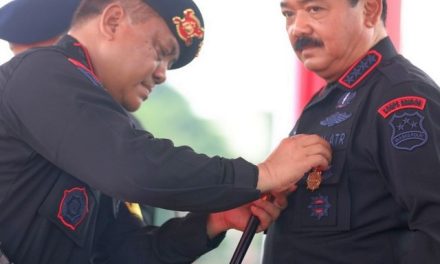 Menteri ATR/Kepala BPN Dianugerahkan Menjadi Warga Kehormatan Utama Korps Brimob Polri