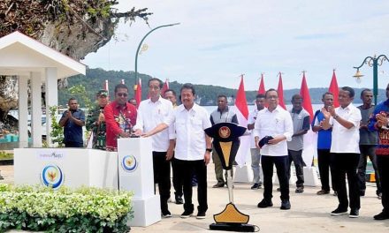 Resmikan Kampung Nelayan Modern Samber Binyeri, Presiden: Kelola dengan Baik