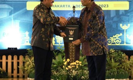 Menteri ATR/Kepala BPN Serahkan Sertipikat Tanah Kasultanan dan Kadipaten di D.I. Yogyakarta