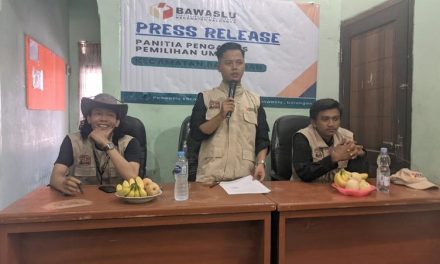 Panwaslucam Balongan Sampaikan Tahapan Tentang Logistik Pemilu 2024