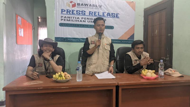 Panwaslucam Balongan Sampaikan Tahapan Tentang Logistik Pemilu 2024