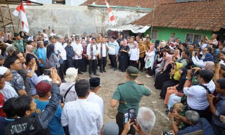 Serahkan Sertipikat Tanah di Kota Tasikmalaya, Menteri ATR/Kepala BPN Pastikan Layanan Pertanahan di Lapangan Sesuai Prosedur