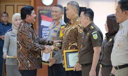 Menteri ATR/Kepala BPN Beri Penghargaan kepada Satgas Anti Mafia Tanah Provinsi Jawa Timur