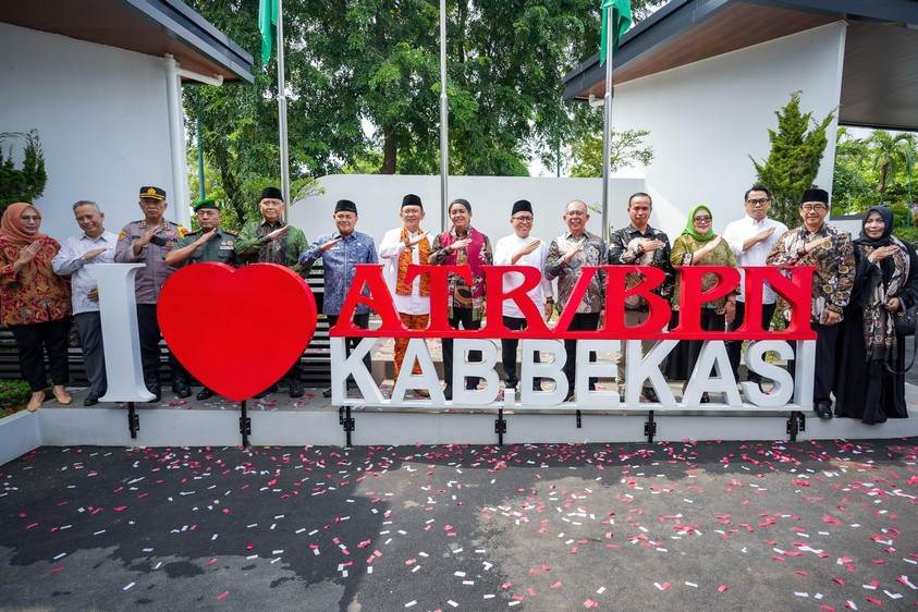 Resmikan Infrastruktur Kantah Kabupaten Bekasi, Wamen ATR/Waka BPN Harapkan Pelayanan Pertanahan yang Paripurna