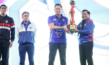 Menteri AHY Serahkan Piala Bergilir Kompetisi Proliga 2024