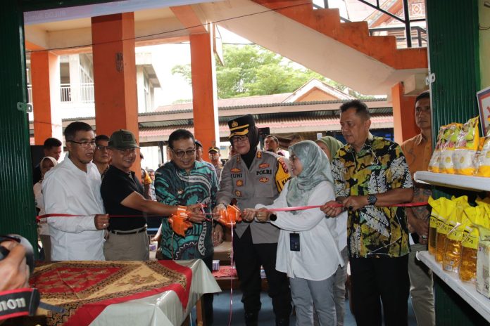 Pj Jasman Launching lapau Pengendalian Inflansi Pertama di Sumbar