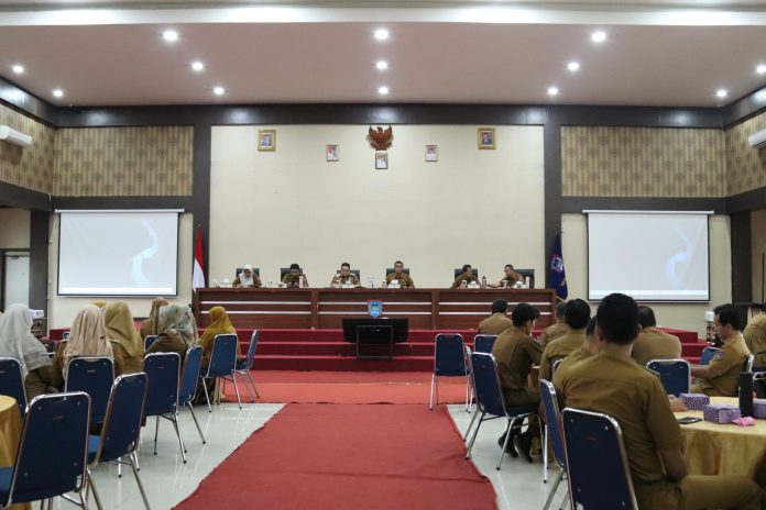 Rapat Evaluasi Penanganan Sampah, Pj Wako Jasman Kembali Ajak Masyarakat Untuk Pilah dan Olah Sampah Secara Mandiri