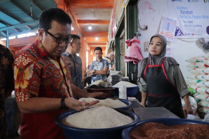 Mendekati Lebaran Harga Bahan Pokok Cendrung Stabil Saat Pj Wali Kota Sidak Pasar Ibuh