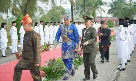 Kenakan Adat Melayu Pekanbaru, Menteri AHY Hadiri Upacara Hari Lahir Pancasila