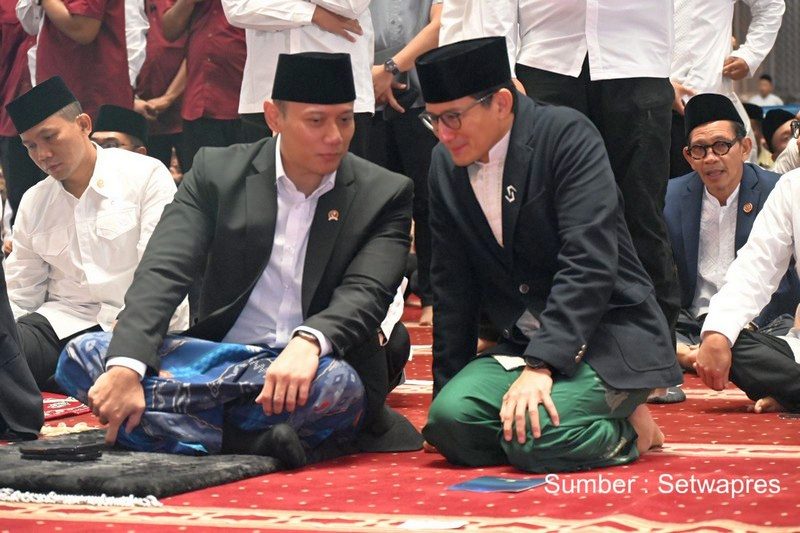 Salat Id di Istiqlal, Menteri AHY: Mari Tingkatkan Kepedulian dan Semangat Berbagi