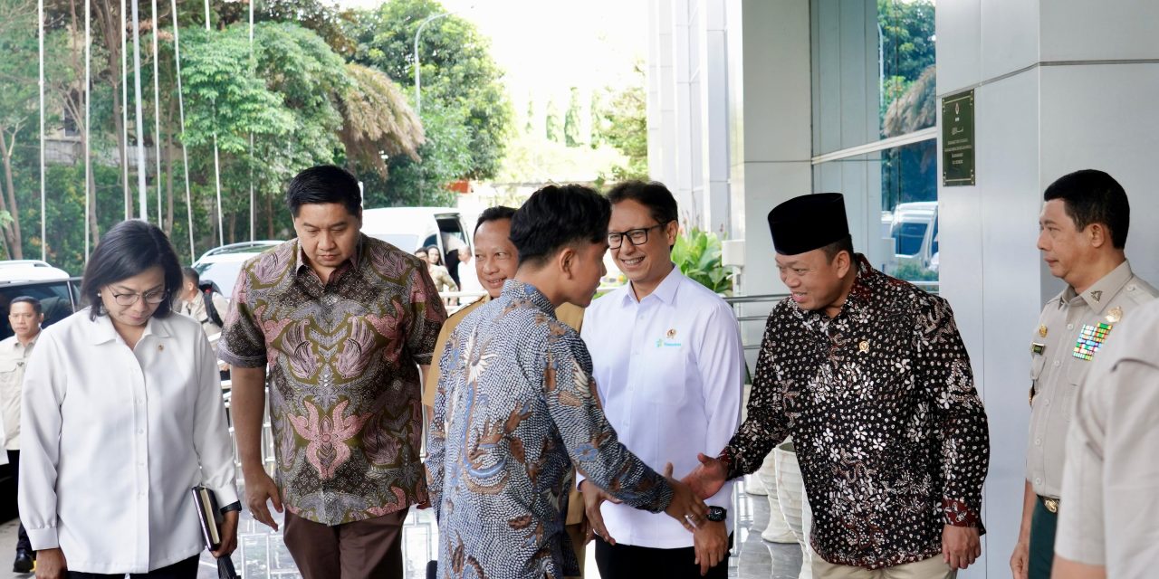 Menteri Nusron Siapkan 50 Hektare Tanah untuk Relokasi Korban Erupsi Gunung Lewotobi Laki-Laki NTT