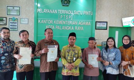 BPN Palangka Raya Serahkan Sertifikat Rumah Ibadah Gratis Tanpa Biaya