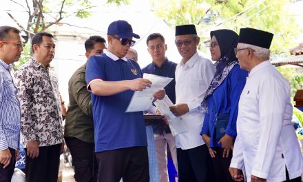 Serahkan Sertipikat kepada Masyarakat Kampung Nelayan Muara Angke, Menteri Nusron: Sudah Memiliki Kekuatan Hukum yang Kuat