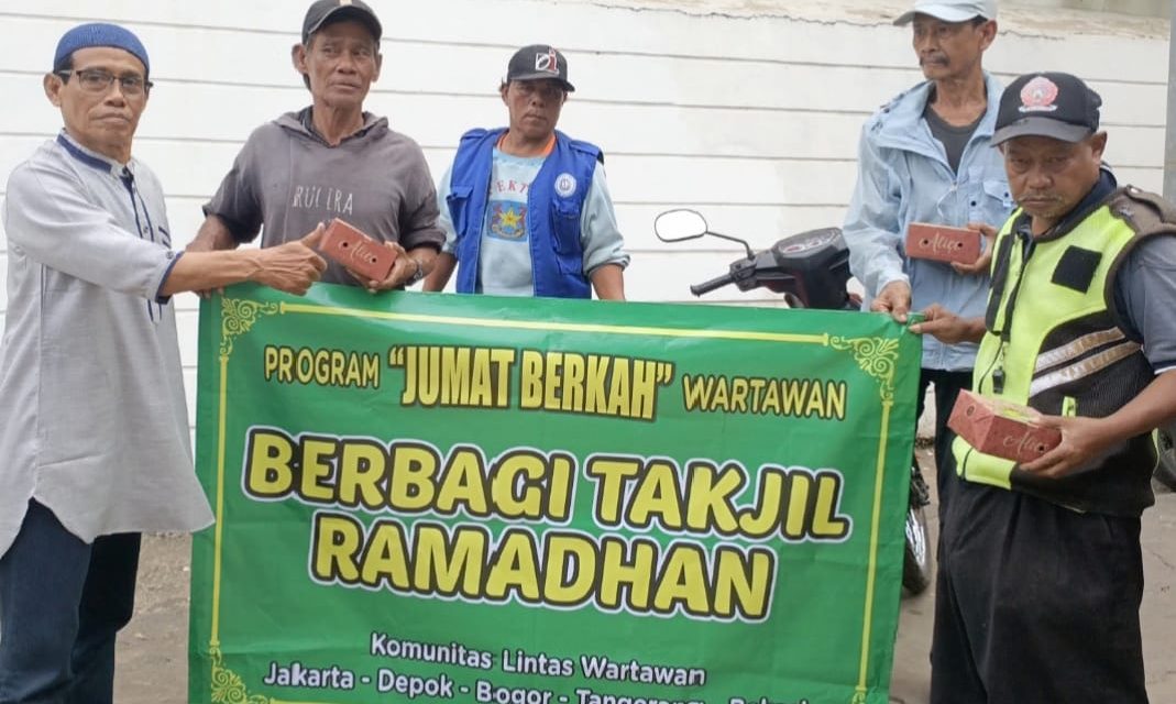 Dapat Sambutan dari Masyarakat Pemburu Takjil, PROGRAM JUMAT BERKAH WARTAWAN Berbagi di Hari Ketujuh Ramadhan 1446 H